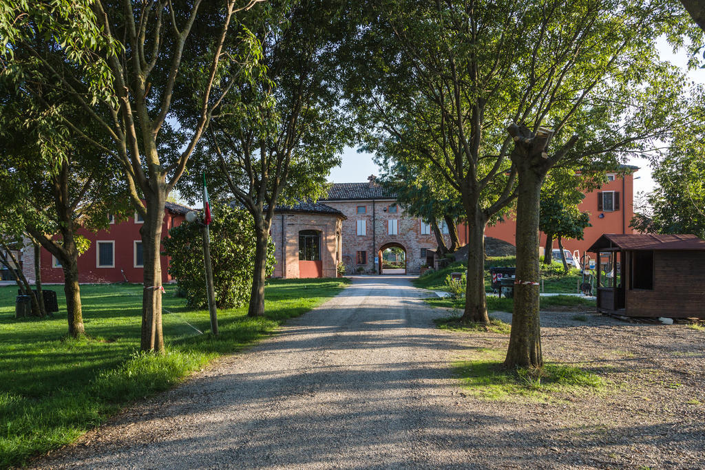 Agriturismo Battibue Vila Fiorenzuola dʼArda Exterior foto